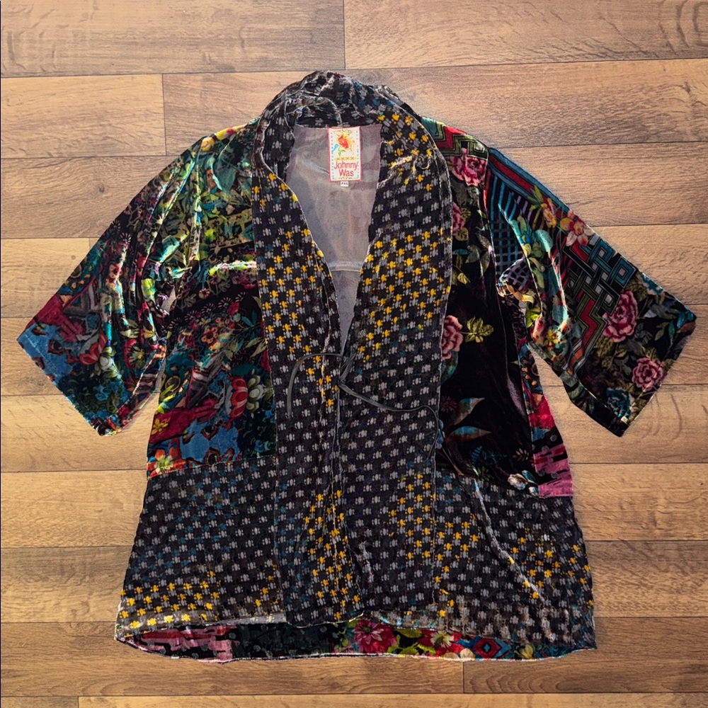 Johnny Was Size Petite Extra Small Velvet Kimono Wrap Jacket Floral Print Artsy - Picture 1 of 16